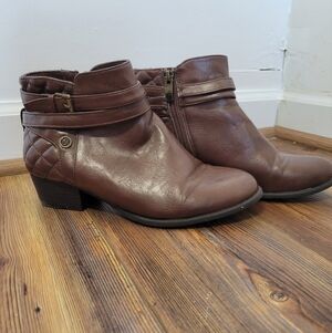 Liz Claiborne Leather Ankle Bootie size 8W